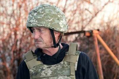 Шон Пенн посетил подконтрольную украинским силовикам территорию Донбасса