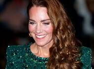 Блестящее платье ​Jenny Packham и голливудские локоны: новый королевский выход Кейт Миддлтон