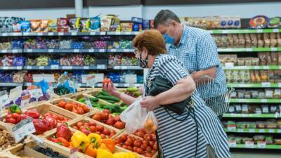 НБУ подсчитал, сколько в среднем тратят украинцы за один поход в магазин