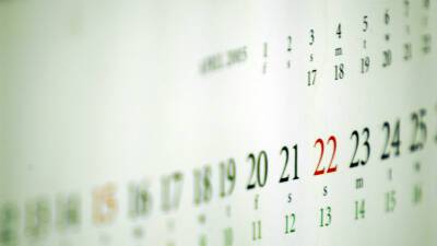 Эротический календарь: можно ли его повесить в немецком офисе?