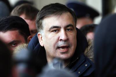 Саакашвили согласился поехать в военный госпиталь и прекратить голодовку