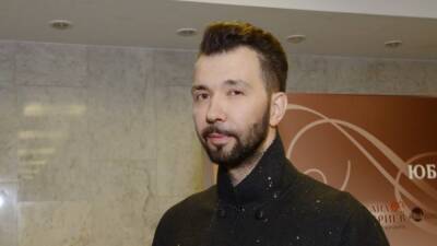 Денис Клявер заявил, что Стас Костюшкин отдал ему все награды «Чая вдвоем»