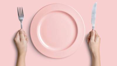 Как сделать еду слаще без сахара: фокус с розовыми тарелками