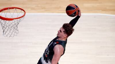 УНИКС отыграл отставание в 18 очков и победил «Альбу» в баскетбольной Евролиге