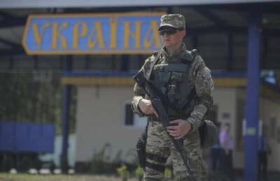 Киев пригрозил мигрантам, которые захотят прорваться на Украину, огнестрельным оружием