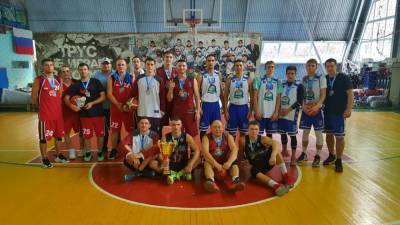 На Сахалине провели баскетбольный турнир памяти Юрия Карнаухова