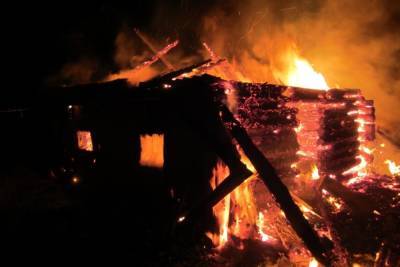 Вечером 1 ноября в Смоленске загорелась баня