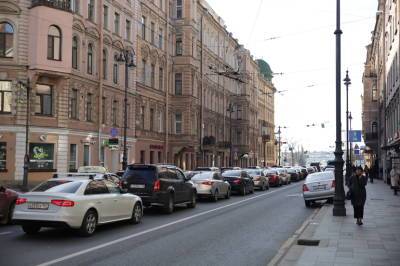 Утром во вторник на карте Петербурга "красным" окрашены три дороги