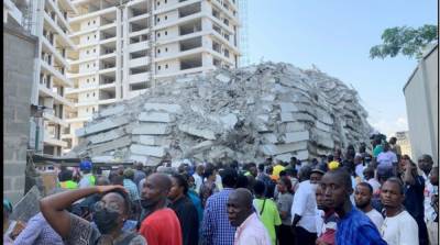 В Нигерии под завалами многоэтажки разыскивают около 100 человек