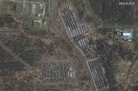 Politico опубликовало спутниковые снимки российских танков и бронетехники на границе с Украиной