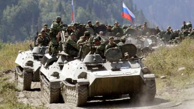 Politico: Россия наращивает войска и технику у границы с Украиной