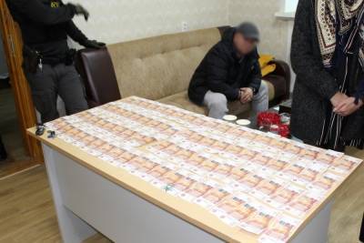 ФСБ задержала жителя Костромы за попытку дать взятку полицейскому 800 тыс рублей
