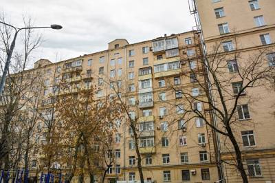 Капремонт в доме с элементами советской неоклассики в Москве завершат к концу осени
