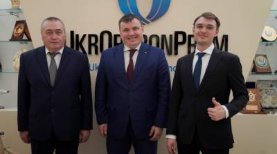 Гендиректор Укроборонпрома провел брифинг с Жуковым, обвиняемым в схемах