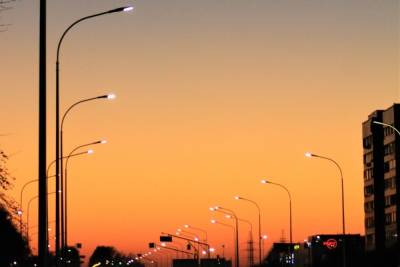 Новые фонари зажглись на Рижском проспекте в Пскове