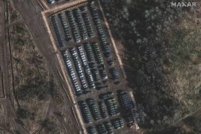 Politico показало снимки с войсками и техникой РФ на границе с Украиной