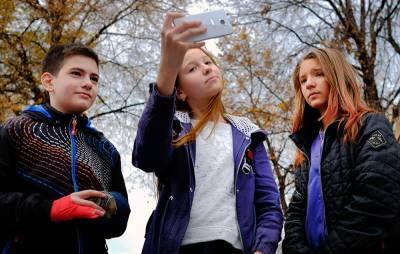 Москалькова предложила научить молодежь безопасному использованию соцсетей