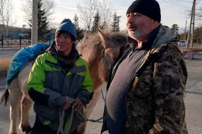 Россияне на конях отправились из Якутии в Улан-Удэ