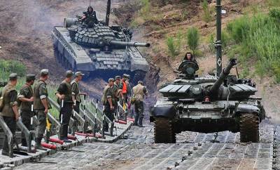 Песков призвал не тратить время на вбросы о перемещениях военных России