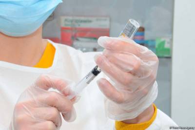 В Азербайджане названо число вакцинированных от коронавируса подростков