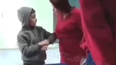 Украинка с сыном избили учительницу, фото: "я поломаю тебе руки и ноги"