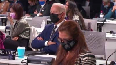 "На глазах у всего мира": Байден задремал на климатическом саммите в Глазго (видео)