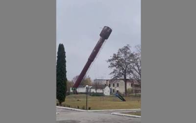 В Тернопольской области упала водонапорная башня