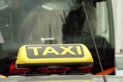 Петербуржцы стали реже пользоваться такси во время локдауна с 30 октября по 7 ноября