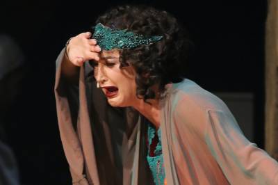 «Оля идеально подходила на роль»: мать Бузовой шокирована отменой ее спектакля во МХАТе