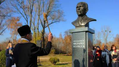 На Львовщине открыли единственный в мире памятник украинскому академику