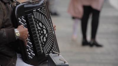 В Петербурге запретили уличным музыкантам выступать во время локдауна