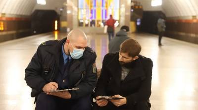 В метро "Площадь Александра Невского" в сети попались четверо безмасочников