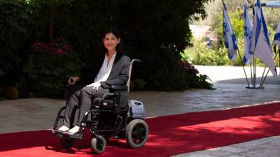 Карин Эльхарар - Британия извинилась перед израильским министром-инвалидом - vesti.ru - Англия - Израиль