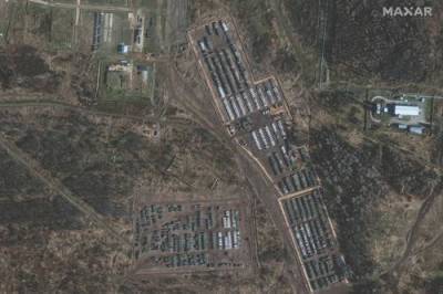 Politico опубликовало спутниковые снимки с якобы российскими войсками, размещёнными рядом с украинской границей