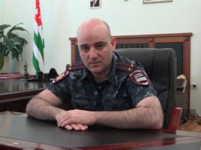Президент Абхазии не уволил главу МВД — ветераны разозлились