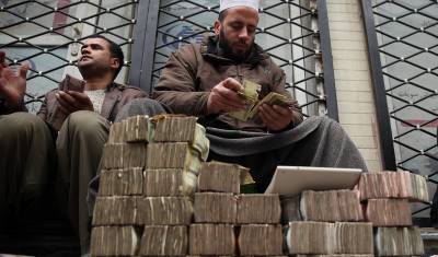 Талибы* запретили афганцам пользоваться иностранной валютой