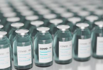 Комиссия в Петербурге не выявила ни одной смерти, связанной с вакцинацией от COVID-19