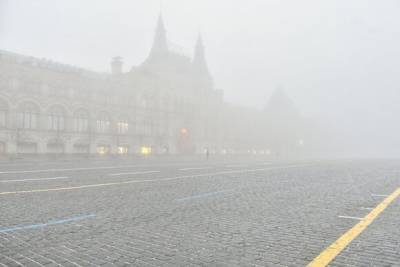 Синоптик назвал причину возникновения затяжного тумана в Москве