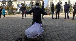 Похоронный агент объяснил отчаянием акцию с телом умершей в Тимашевске