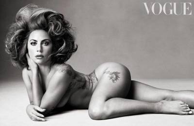 Леди Гага появилась сразу на двух обложках Vogue