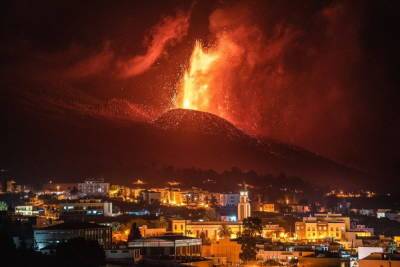 Извержение вулкана на Канарах может спровоцировать мегацунами, которое достигнет Европы и Америки, - геологи