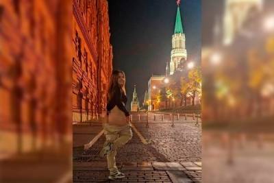 Порноактриса получила 14 суток ареста за голый вид около Кремля