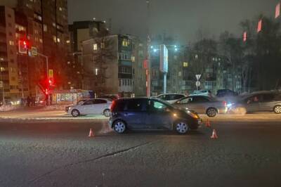 В Новосибирске 9-летний мальчик попал под колеса Nissan на пешеходном переходе