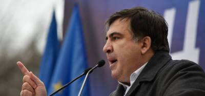 Экс-президента Грузии Саакашвили увезли в военный госпиталь на реанимобиле