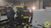 В Киеве на заводе на рабочих упал многотонный станок &#8211; все погибли