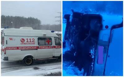 Автобус с россиянами на скорости перевернулся в кювет, что известно о пострадавших и первые кадры: "Зажало..."