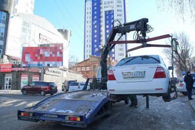 В Хабаровске из-за снегопада будут эвакуироваться машины