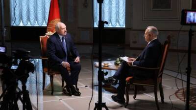 "Вполне возможно": Лукашенко в интервью Би-би-си признал, что мигрантам помогали перейти