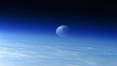 Роскосмос опубликовал видео самого долгого за последние 500 лет лунного затмения