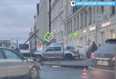 В утренней аварии в центре Петербурга пострадали пять человек